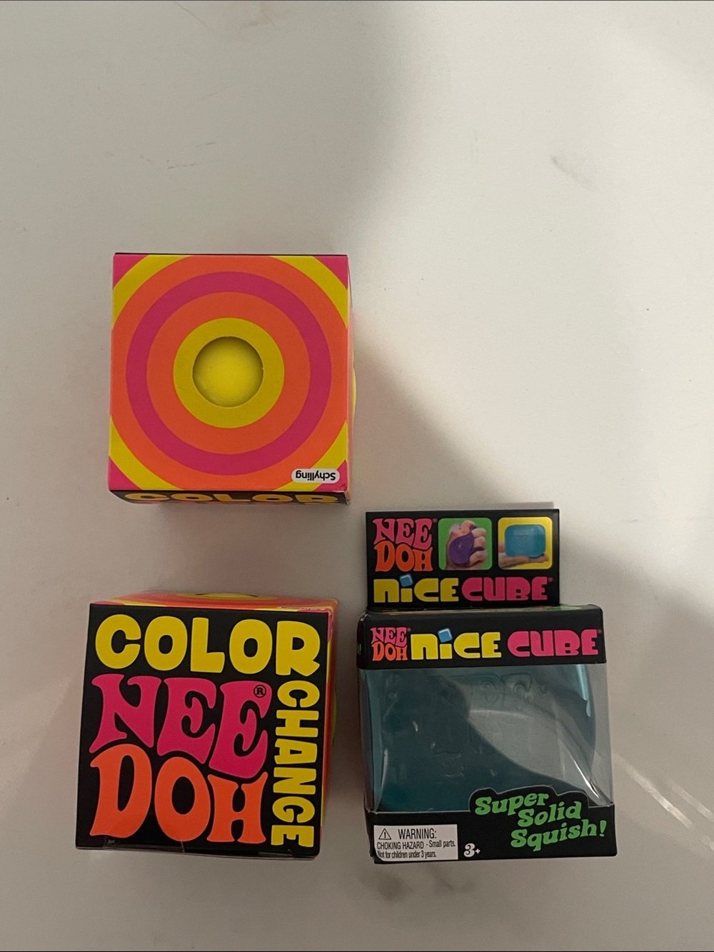 Color Change squishy x2 and light blue nice cube x1